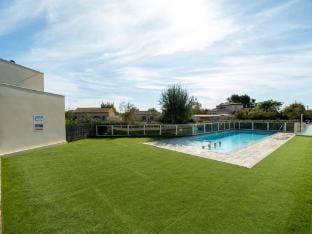 Coastal Comfort in Valras-Plage Villa in Occitanie