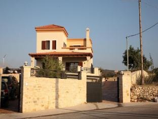 Villa in Skouloufia with Private Pool  Views Villa in Crete Region