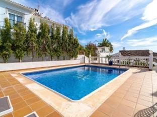 Luxury villa with jacuzzi and sea views Villa in Nerja