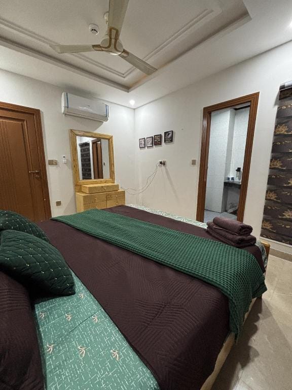 Escape Islamabad – Cozy Modern Stay in E-11 Hotel in Islamabad Capital Territory