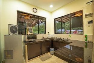 Legasi Zeeman Riverfront Homestay 3 bedrooms Villa in Hulu Langat