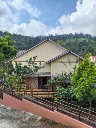 Pleasant Stay Coonoor-A Serene Hillside Retreat Villa in Tamil Nadu