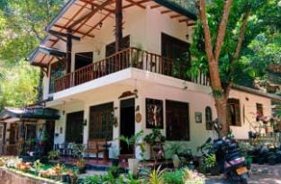 Villa25 Homestay  Villa in Gangawatakorale