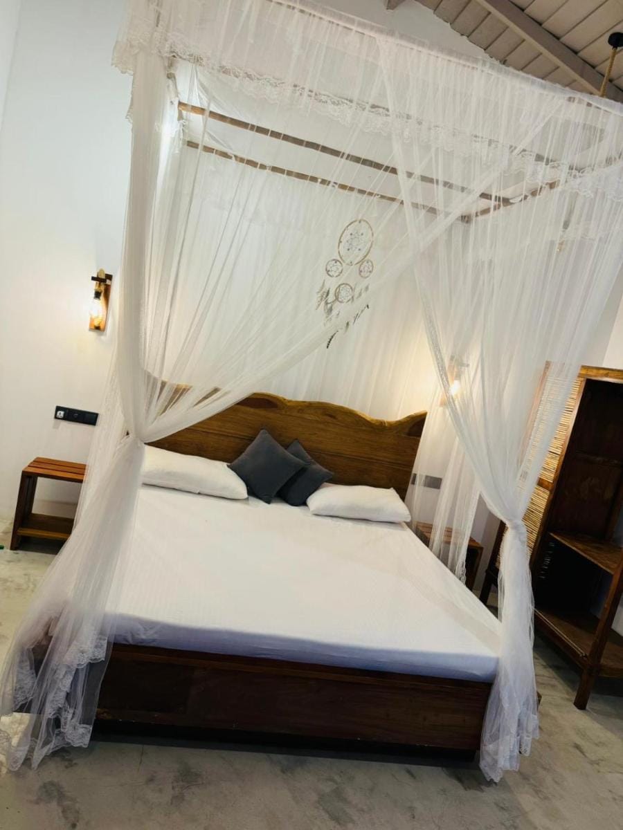 La Breeza Unawatuna Bed and Breakfast in Southern Province