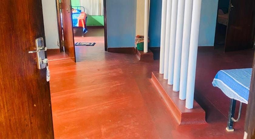 Ceylon Grand Airport Tourist Accommodation Hostel in Negombo