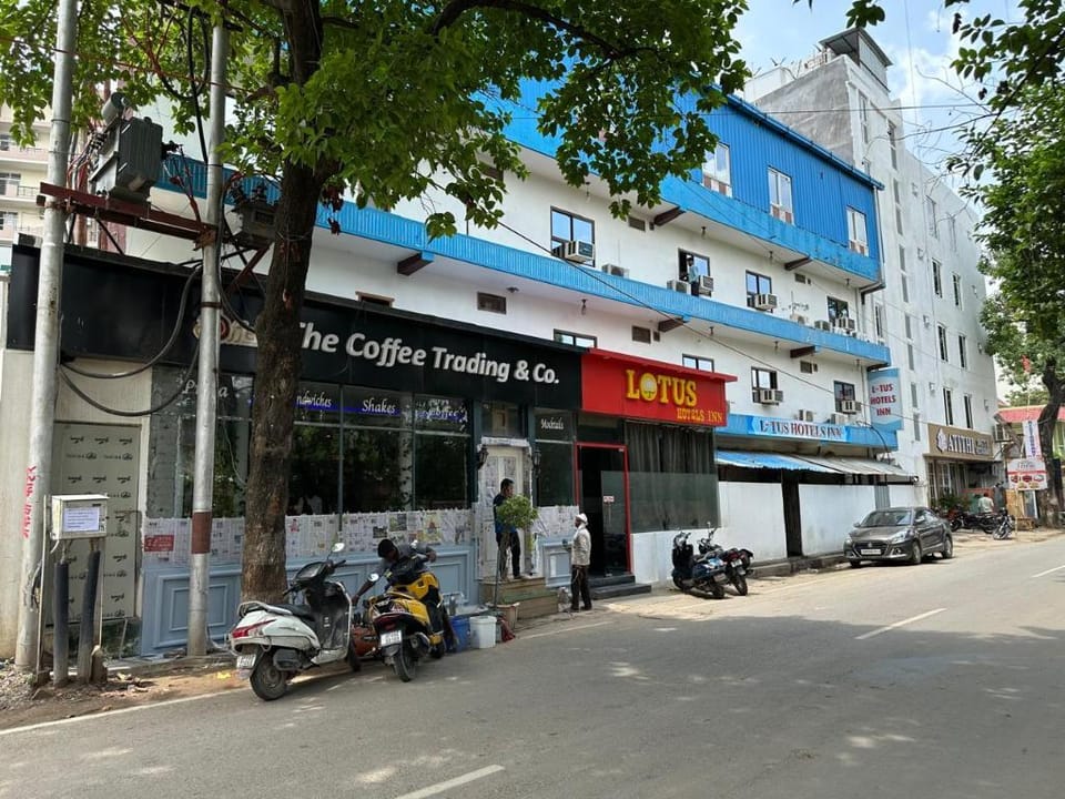Lotus Inn Hotel in Varanasi