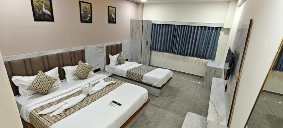 HOTELSunlight inn Hotel in Vadodara