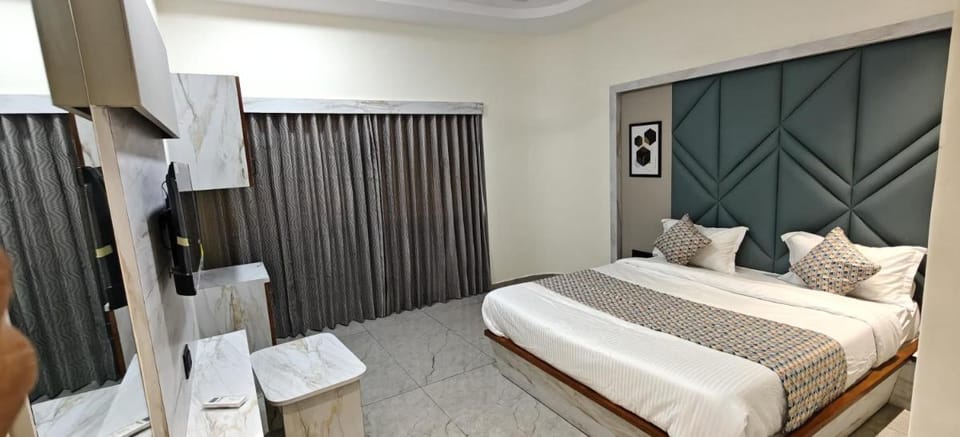HOTELSunlight inn Hotel in Vadodara