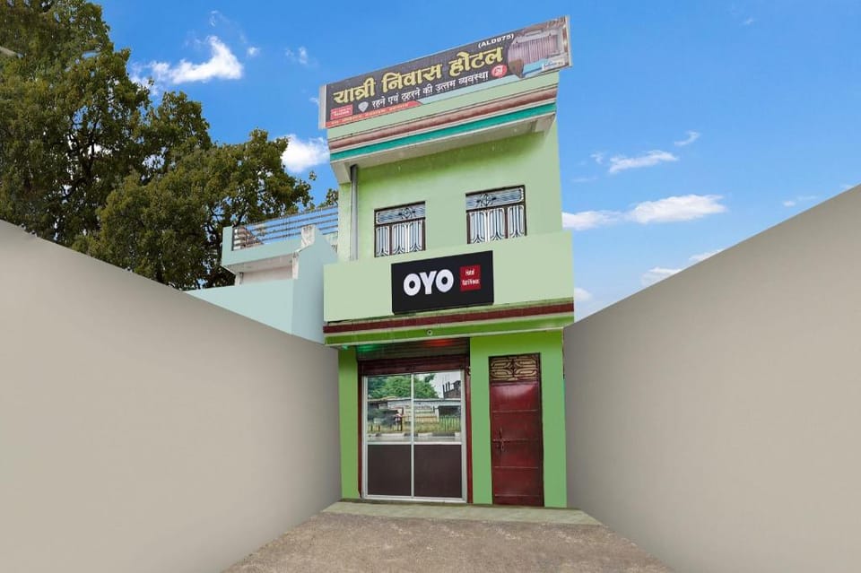 SPOT ON by OYO Yatri Nivas Hotel Hotel in Uttar Pradesh