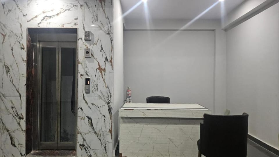 Hotel Glass Castle Near Yashobhoomi Hotel in Delhi