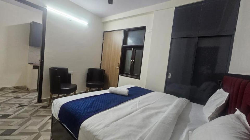 Hotel Glass Castle Near Yashobhoomi Hotel in Delhi