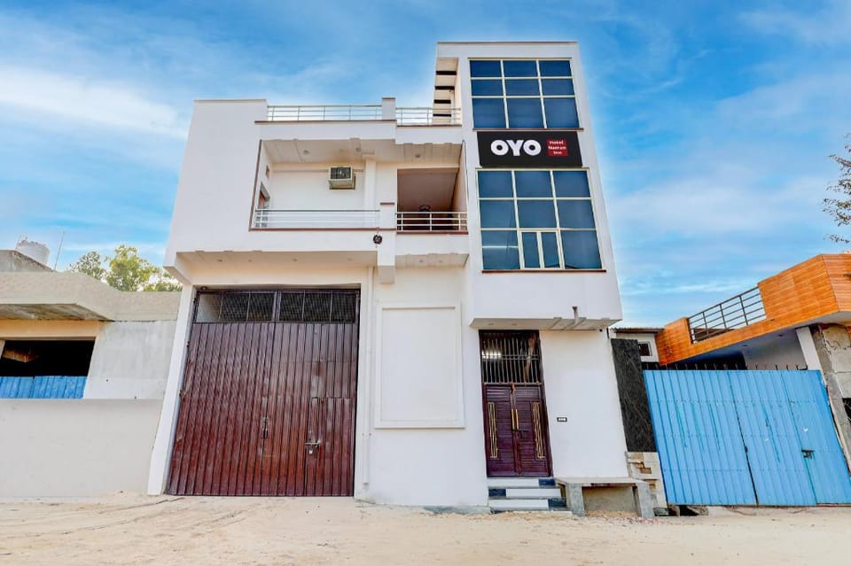 Hotel O by OYO NAMAN INN Hotel in Delhi