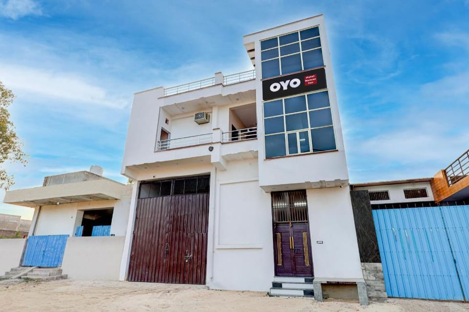 Hotel O by OYO NAMAN INN Hotel in Delhi