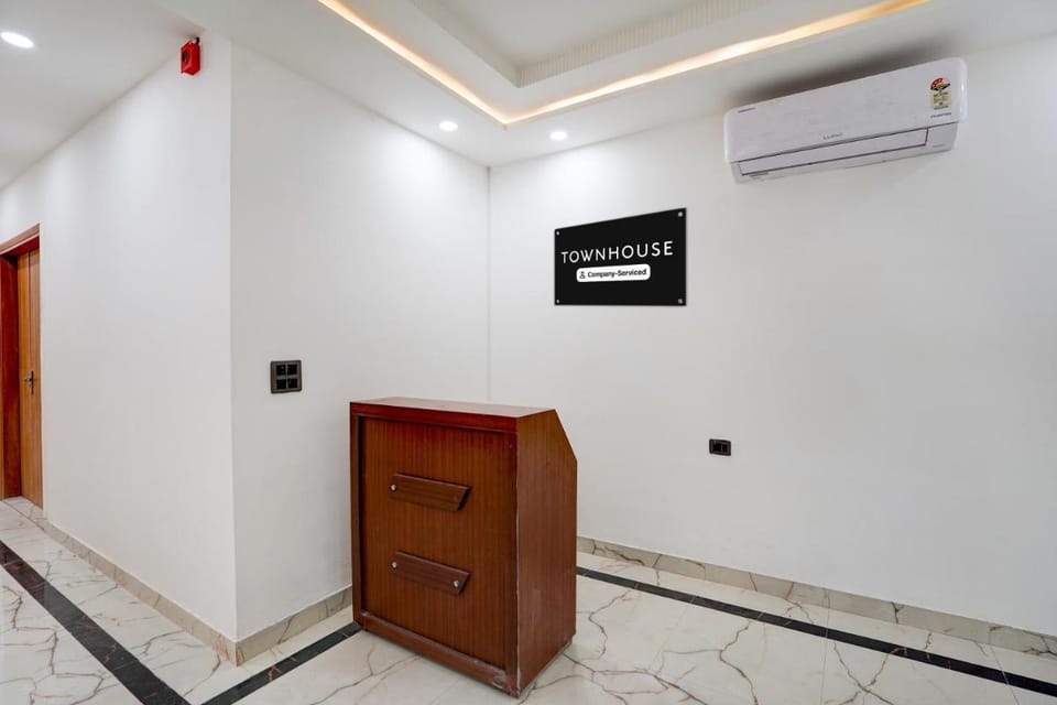 Super Townhouse Preet Vihar Delhi Hotel in New Delhi