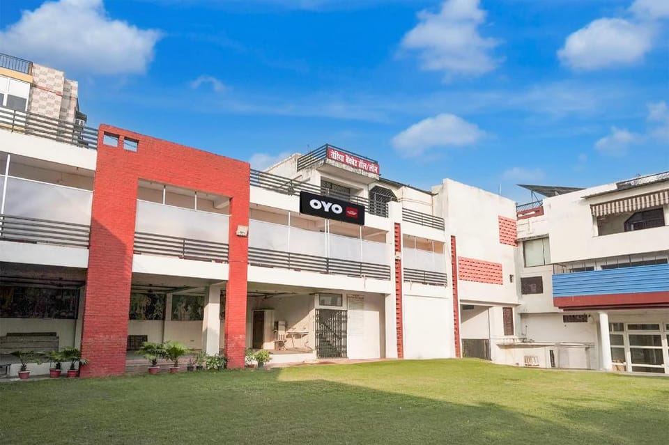 Hotel O NEW CLARK INN & BANQUET Hotel in Lucknow