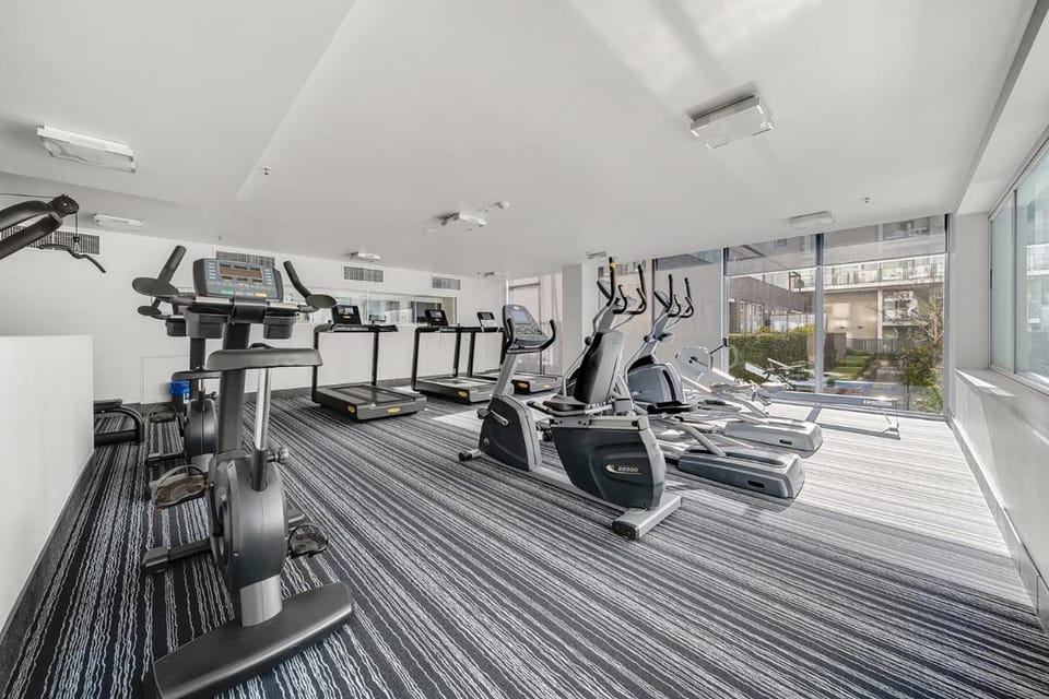 Spacious Apartment with Gym & Pool Access Apartment in Canberra