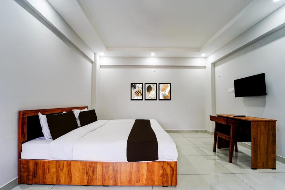 Super Townhouse Oak Cochin International Airport Hotel in Kochi