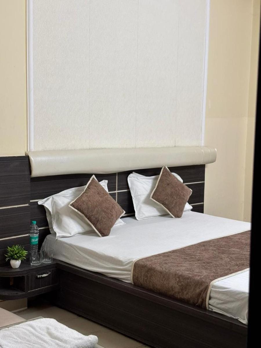 FabHotel Sara Residency Hotel in Uttar Pradesh