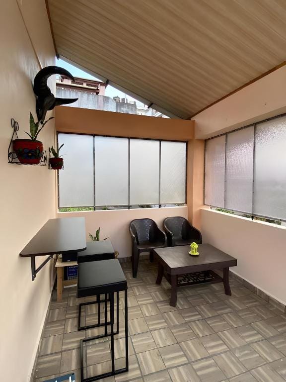 Mid Hill Cottage Guest Suites Nongrim Hotel in Bangladesh
