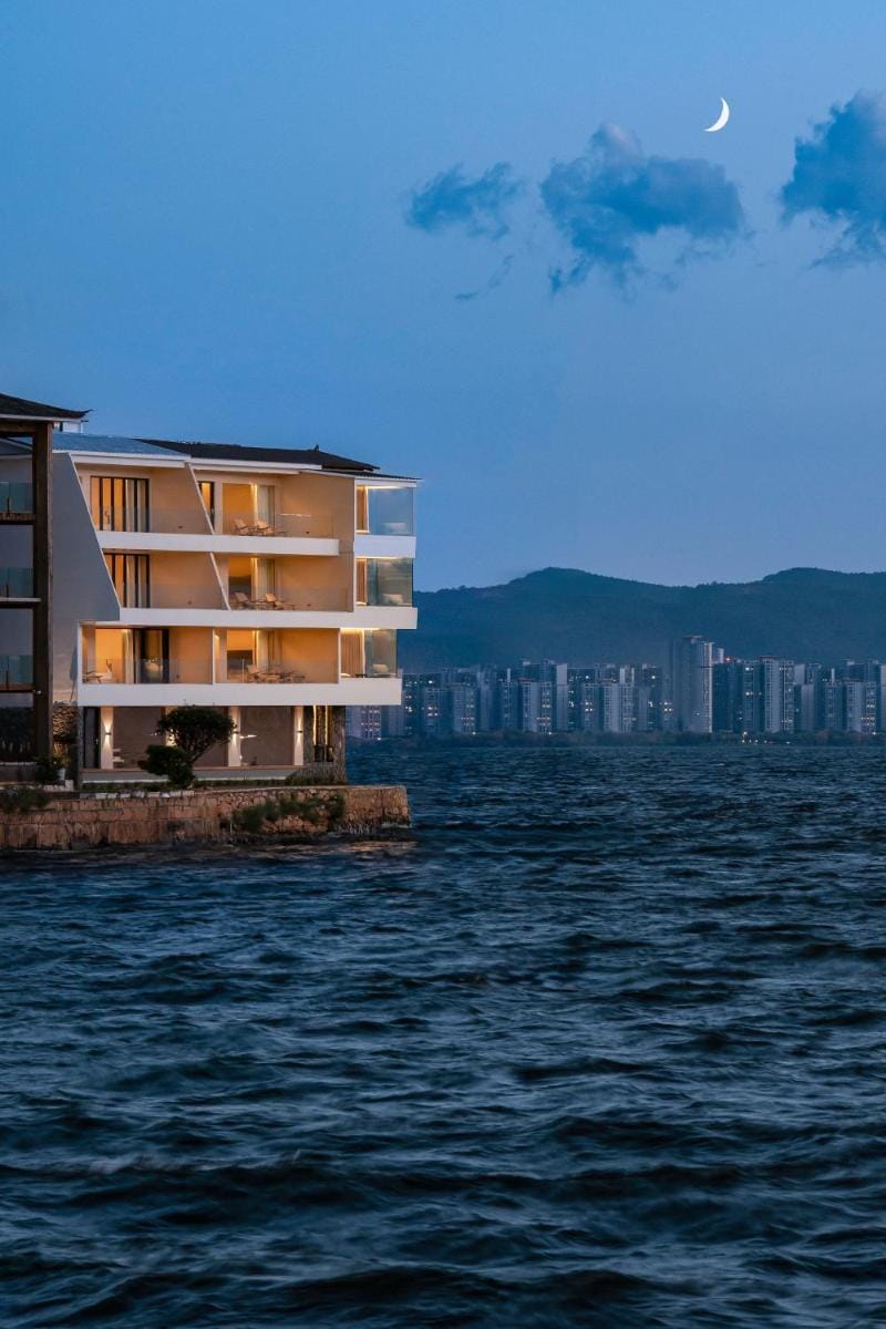 Dali Rushi Jiuxi Sea View Holiday Inn Hotel in China