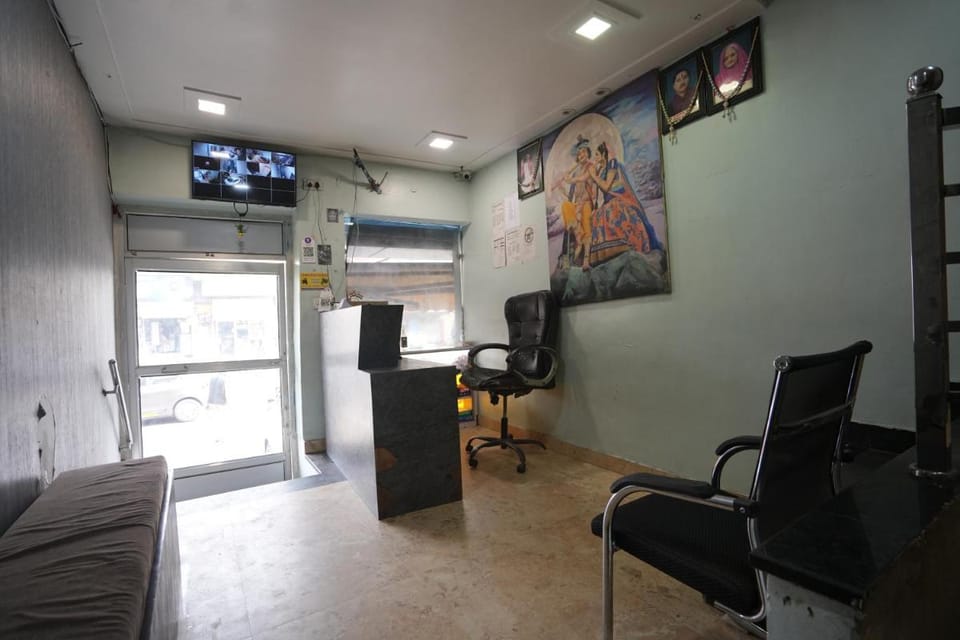 Shri Radhey Krishna Paying Guest House Hotel in Uttar Pradesh