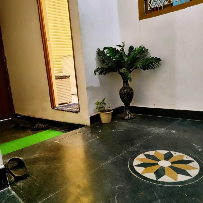 Balaji Guest House Hotel in Varanasi