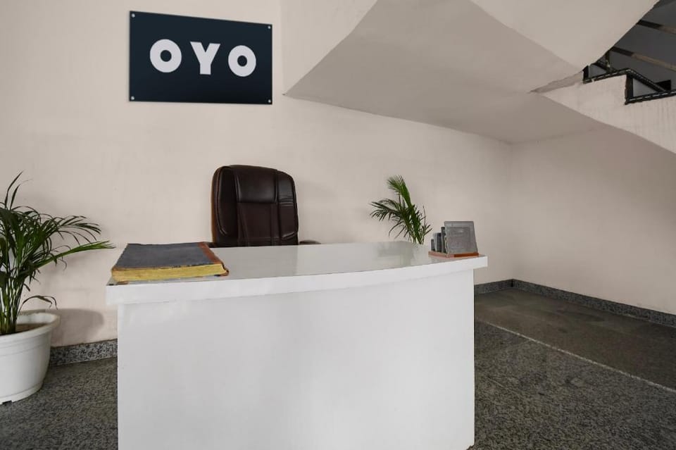 Hotel O DP Palace Hotel in Lucknow