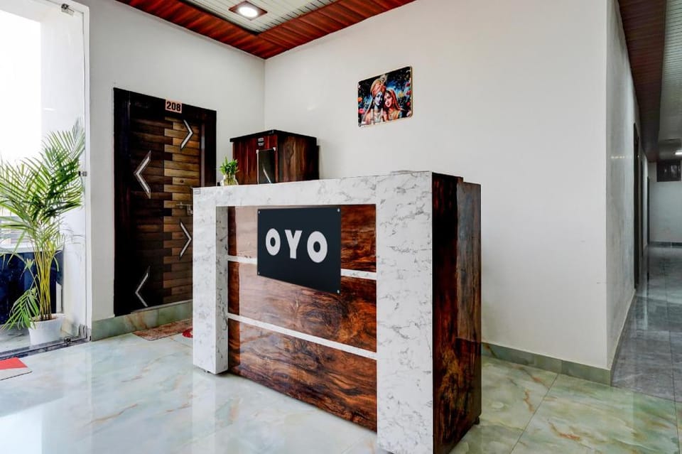 Hotel O by OYO Ganga Royal Guest House Hotel in Uttar Pradesh