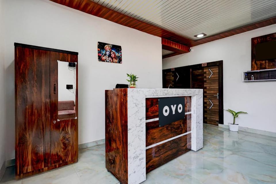Hotel O by OYO Ganga Royal Guest House Hotel in Uttar Pradesh