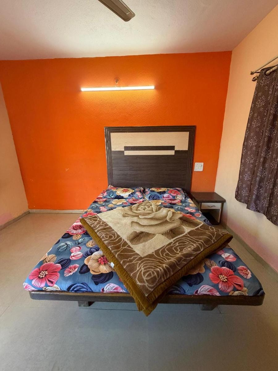 Hotel Sudama Palace - Mahabaleshwar , Couple & Family Stay Rooms with Free Wi-Fi in Main Market Hotel in Mahabaleshwar