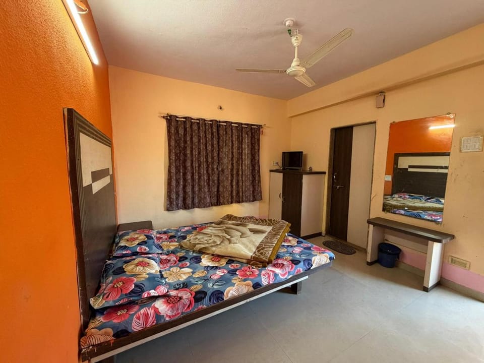Hotel Sudama Palace - Mahabaleshwar , Couple & Family Stay Rooms with Free Wi-Fi in Main Market Hotel in Mahabaleshwar