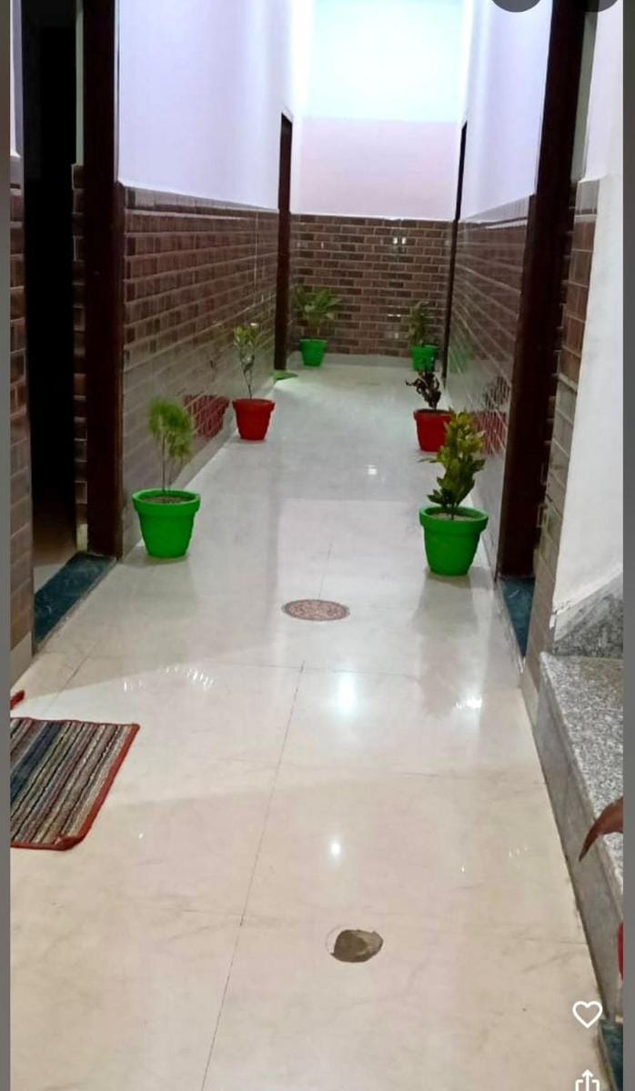 Shri radha ji guest house Bed and Breakfast in Uttar Pradesh