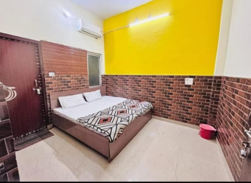 Shri radha ji guest house Bed and Breakfast in Uttar Pradesh