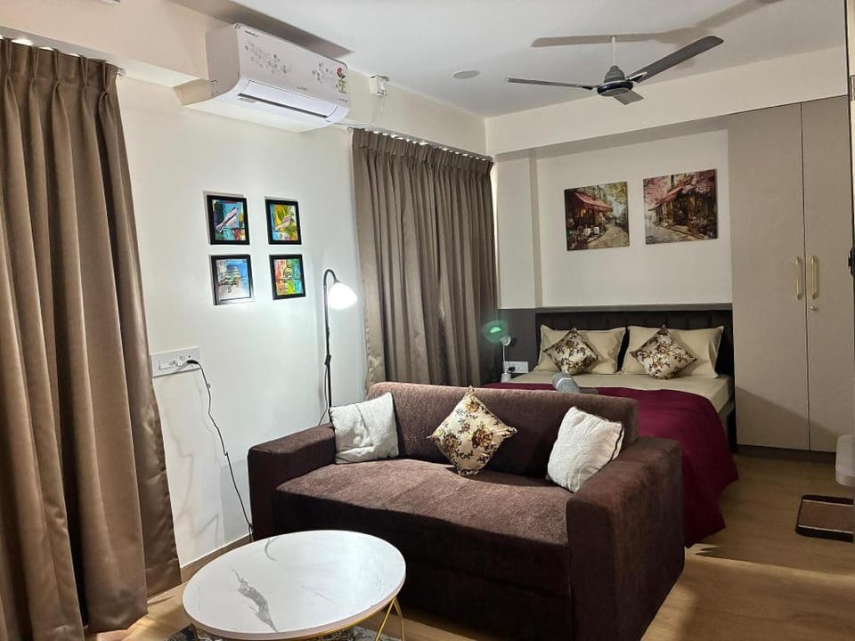 Brown Willow  Studio Airport viman nagar symbiosis Hotel in Pune