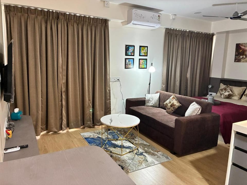Brown Willow  Studio Airport viman nagar symbiosis Hotel in Pune