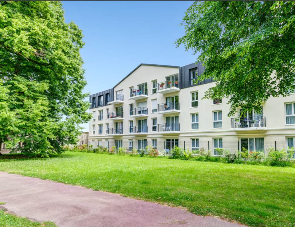 Quality Suites St-Quentin en Yvelines Hotel in Montigny-le-Bretonneux