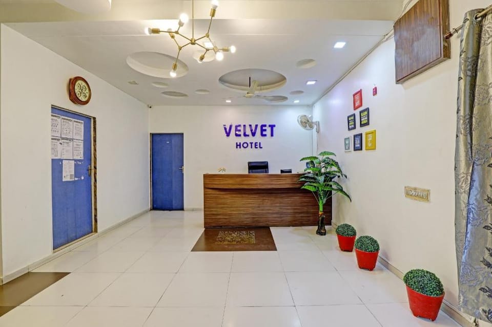 POP 83994B Hotel Velvet Hotel in Noida