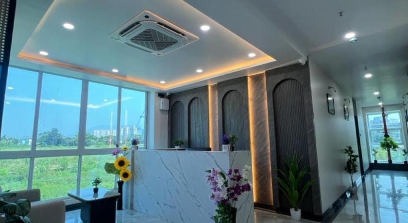 PURPLE LOTUS SUITES Hotel in Maharashtra
