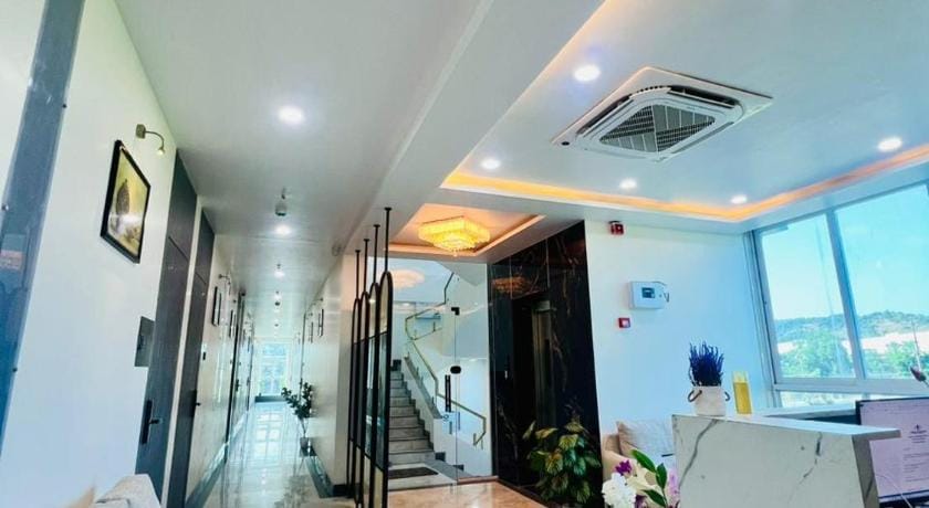 PURPLE LOTUS SUITES Hotel in Maharashtra