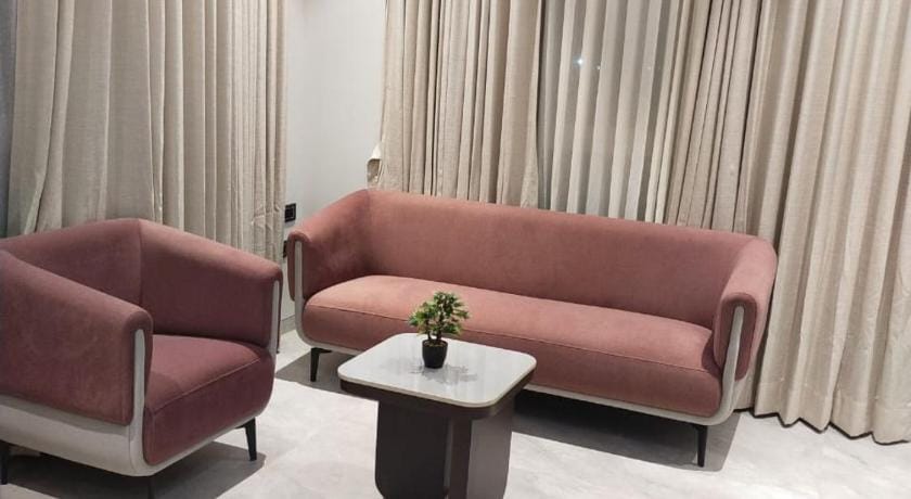 PURPLE LOTUS SUITES Hotel in Maharashtra