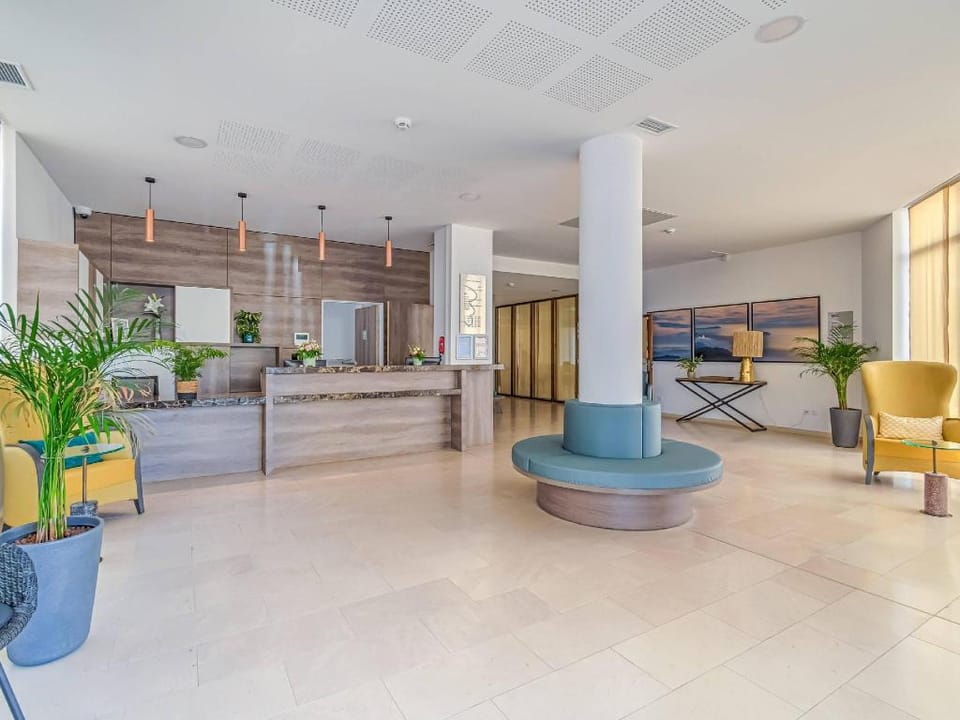 Quality Suites Marseille Centre Lodi Hotel in Marseille