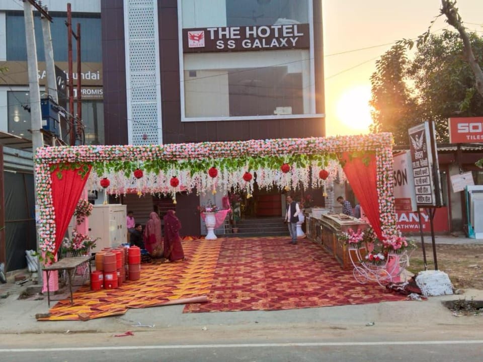 Hotel The SS Galaxy Hotel in Uttar Pradesh