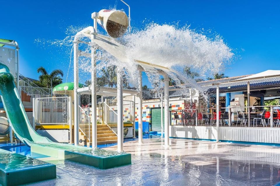2-Bed Family Haven with Pools, BBQ & Playgrounds Apartment in Surfers Paradise