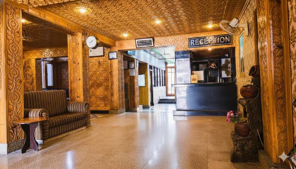 Hotel York Srinagar Jammu and Kashmir Hotel in India
