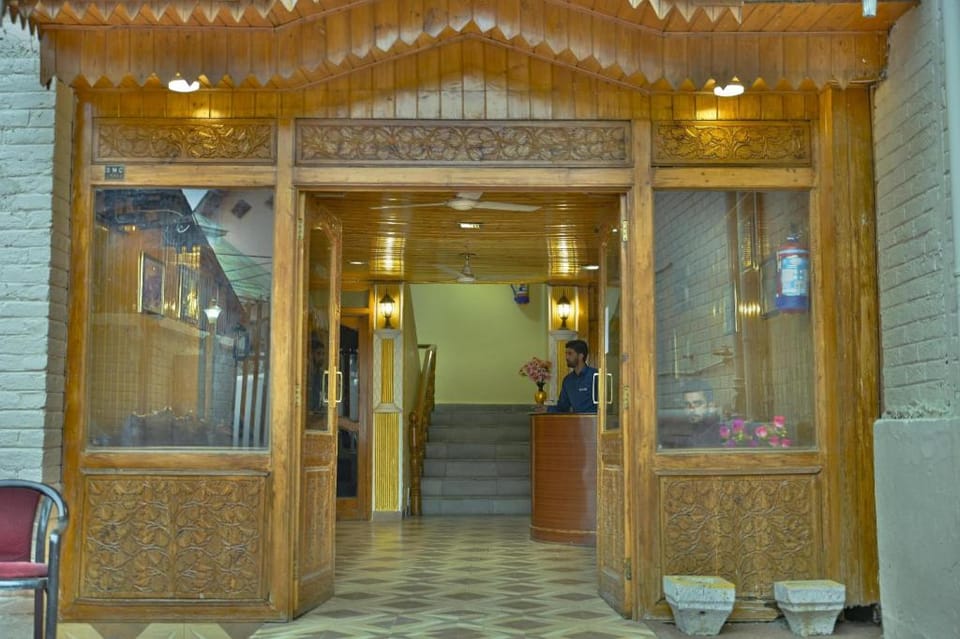 Hotel Town Centre  Srinagar Jammu and Kashmir Hotel in India
