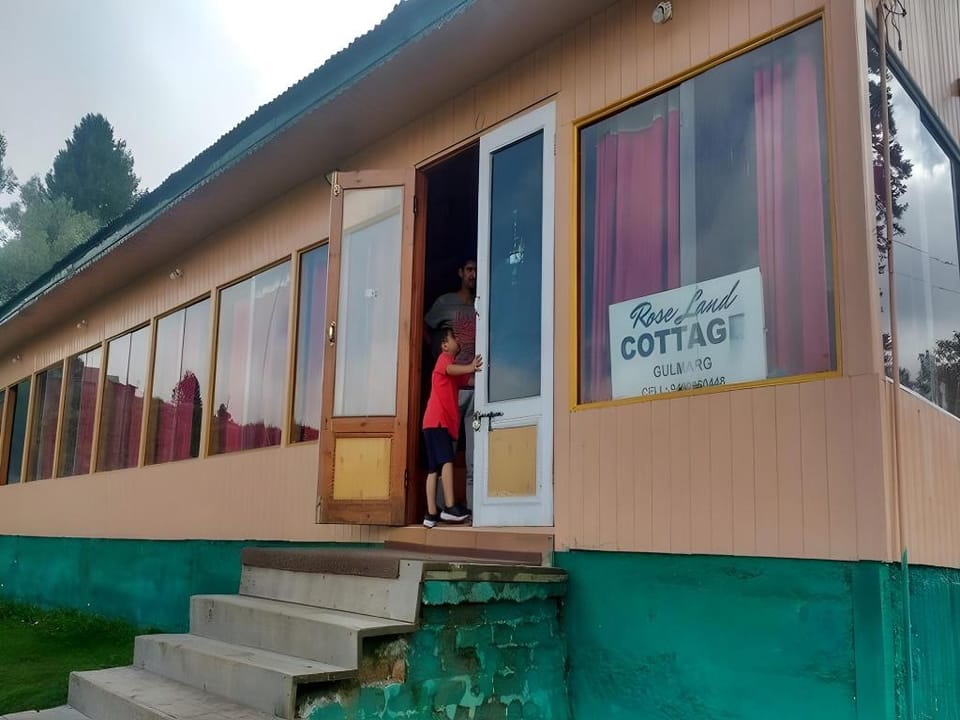 Roseland Cottage Gulmarg Srinagar Jammu and Kashmi Hotel in India