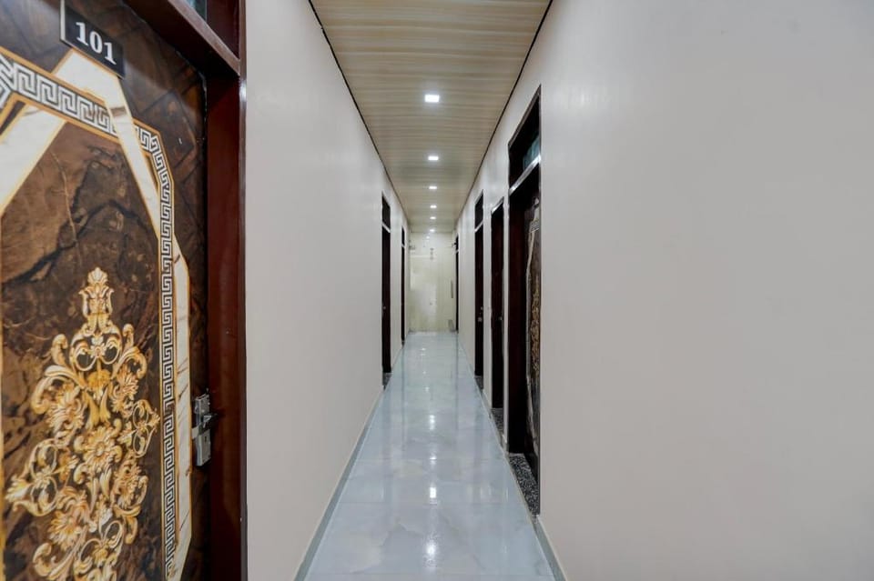 SPOT ON Midway Taj Home Stay Hotel in Agra