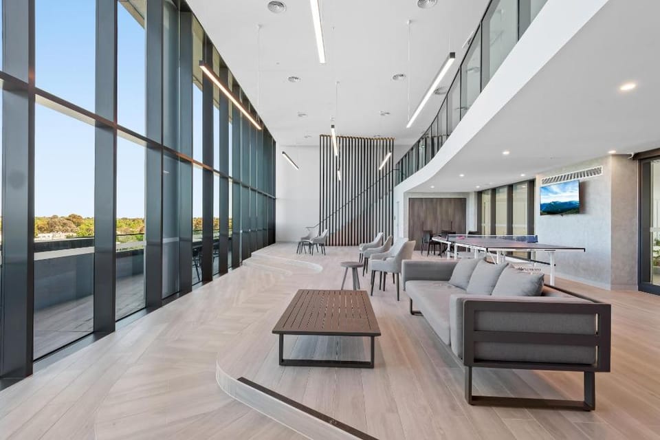 Stunning 1-Bed with City Views and Amenities Apartment in Melbourne
