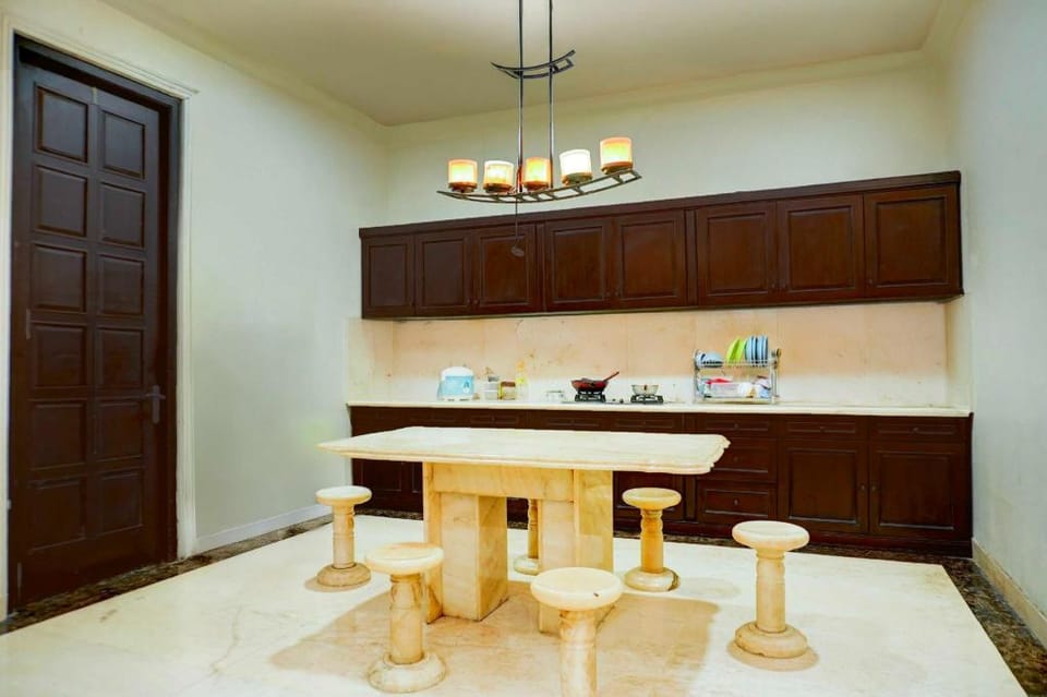 Dancenter Family Homestay Hotel in West Java