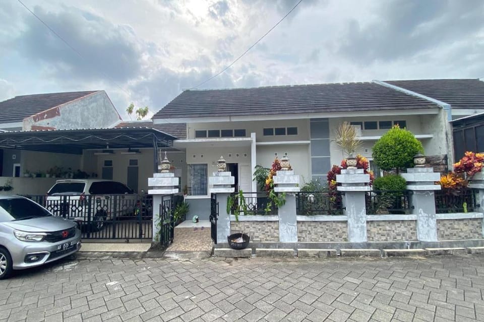 OYO 94935 Rahayu Homestay Hotel in Special Region of Yogyakarta